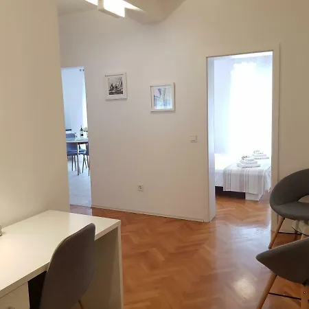 Three Roses Apartment Split Exterior photo